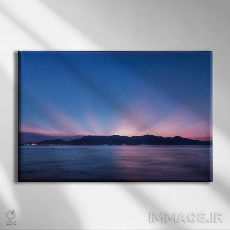 تابلو دکوراتیو غروب بر فراز دریا اثر گلاوکو منهالی - نمای روبهرو روی دیوار