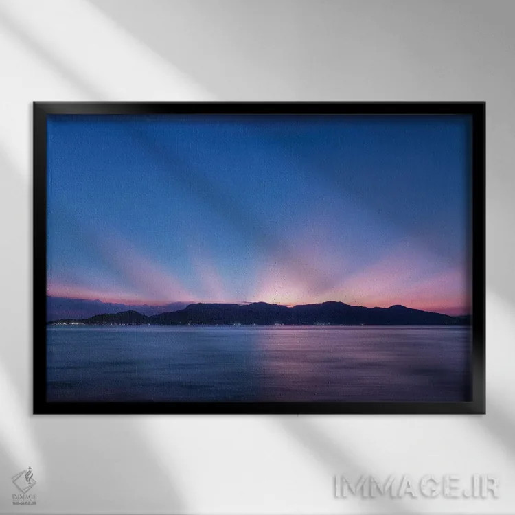 تابلو دکوراتیو غروب بر فراز دریا اثر گلاوکو منهالی - نمای قابدار مشکی