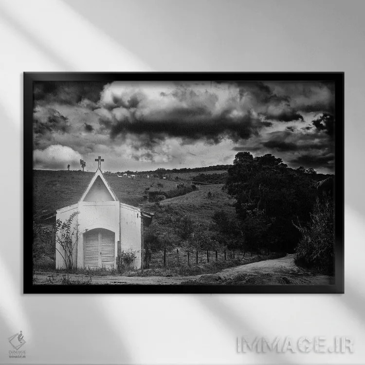 تابلو دکوراتیو کلیسای کوچک اثر گلاوکو منهالی - نمای قابدار مشکی