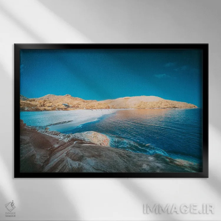 تابلو دکوراتیو ساحل شکست ناپذیر اثر گلاوکو منهالی - نمای قابدار مشکی