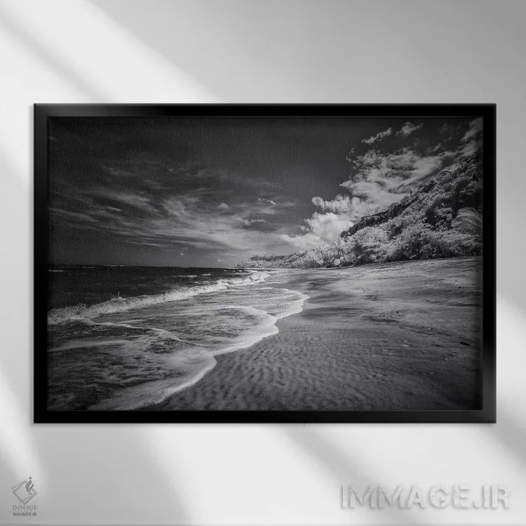 تابلو دکوراتیو ساحل سیاه و سفید اثر گلاوکو منهالی - نمای قابدار مشکی