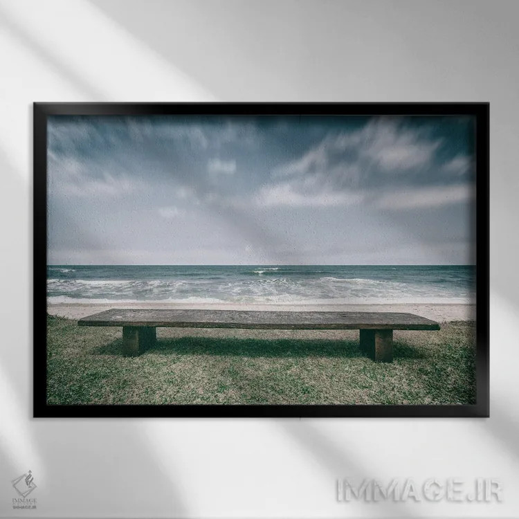 تابلو دکوراتیو دردسر لنگرانداز اثر گلاوکو منهالی - نمای قابدار مشکی