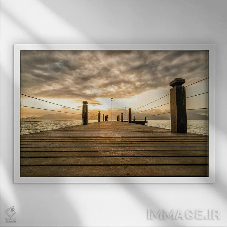 تابلو دکوراتیو اولویت مهربانانه اثر گلاوکو منهالی - نمای قابدار سفید