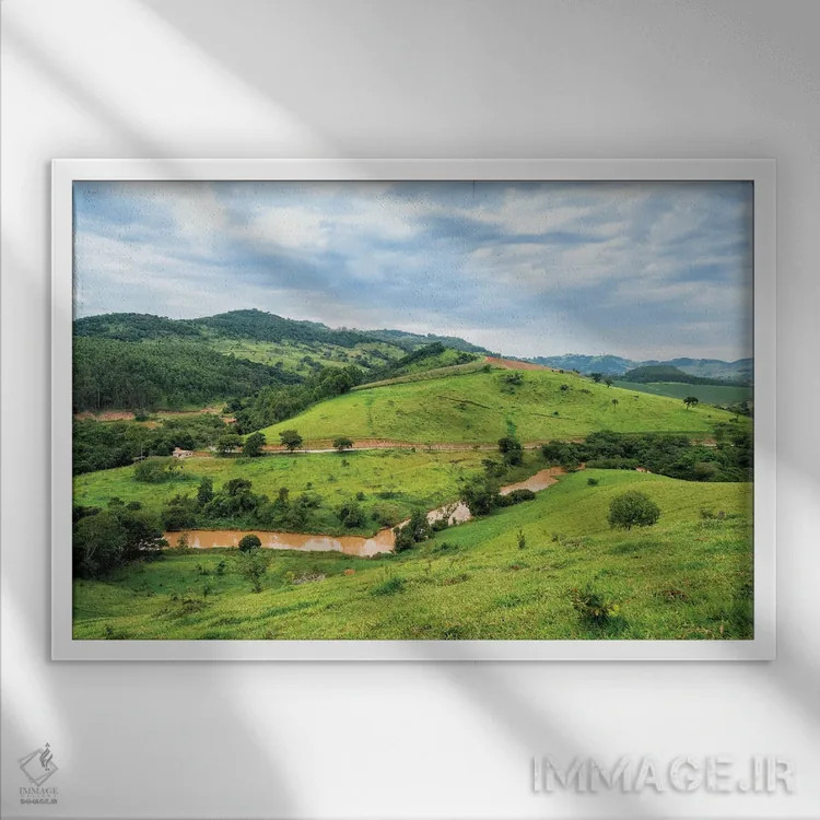 تابلو دکوراتیو منظره سبز اثر گلاوکو منهالی - نمای قابدار سفید