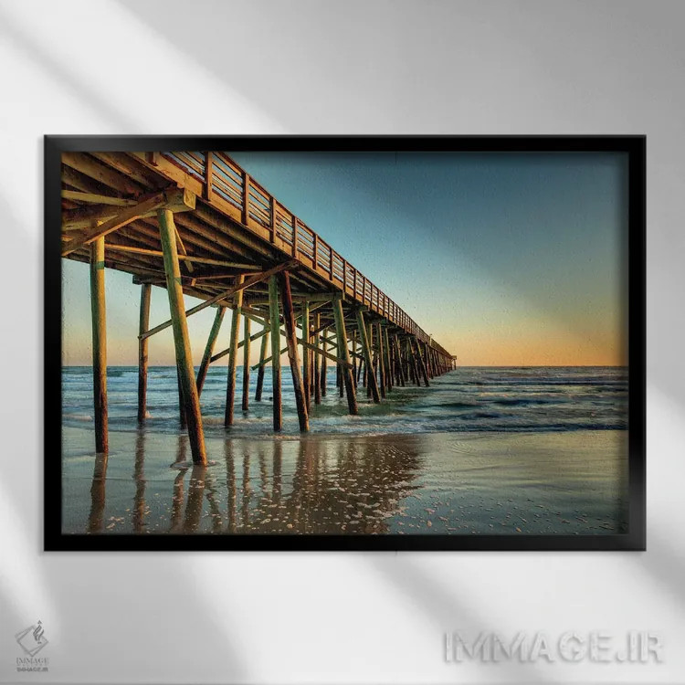 تابلو دکوراتیو اسکله به سوی دریا اثر گلن تیلور - نمای قابدار مشکی