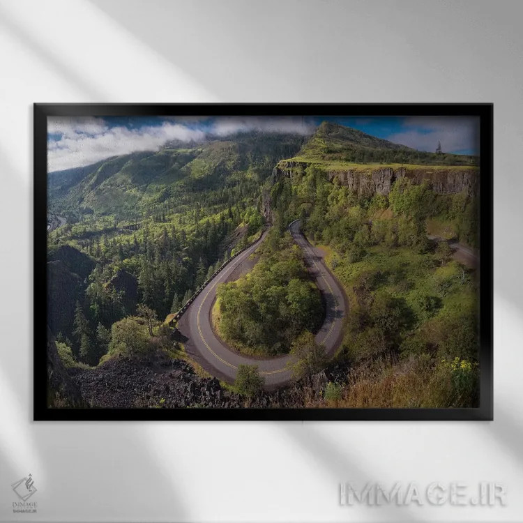 تابلو دکوراتیو curving Historic Columbia River Highway below the Rowena Plate… اثر گری لوهم - نمای قابدار مشکی