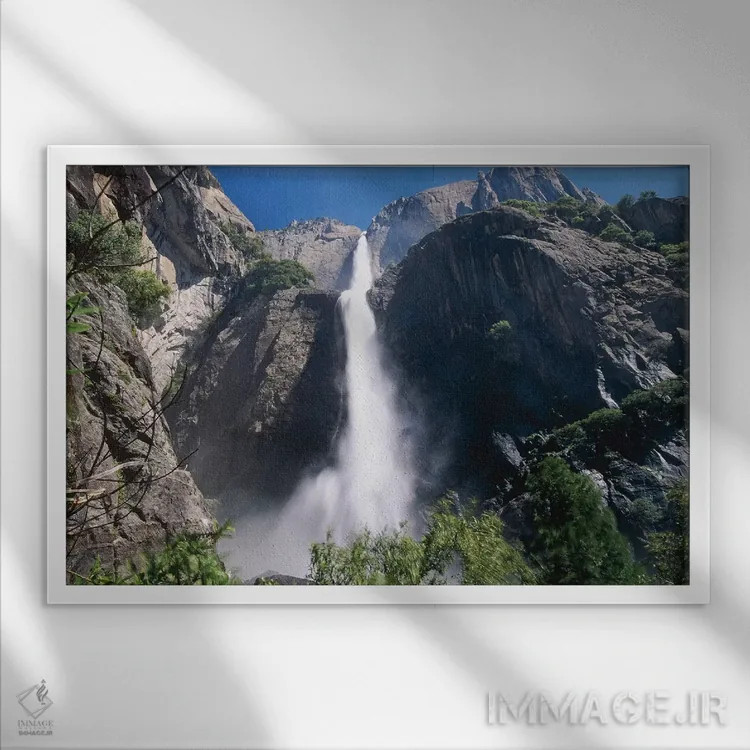 تابلو دکوراتیو نمای روبه پایین آبشار یوسیمیتی، کالیفرنیا اثر جورج اوزه - نمای قابدار سفید