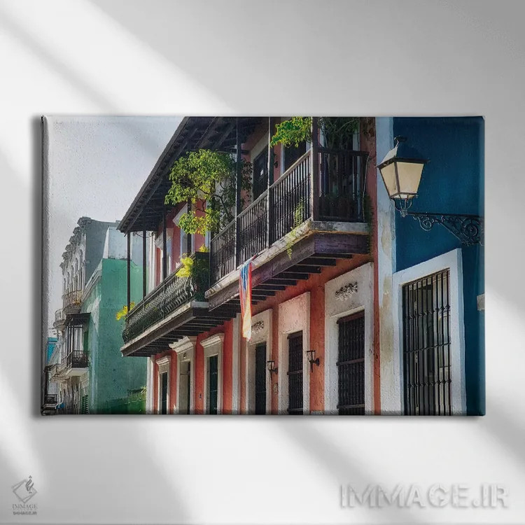 تابلو دکوراتیو خیابان قدیمی سن خوان در نور رمزآلود اثر جورج اوزه - نمای روبهرو روی دیوار