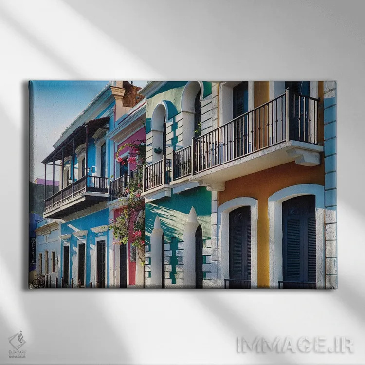 تابلو دکوراتیو خانه های سبکی استعماری اسپانیایی و موریش در سن خوآن قدیم، پور… اثر جورج اوزه - نمای روبهرو روی دیوار