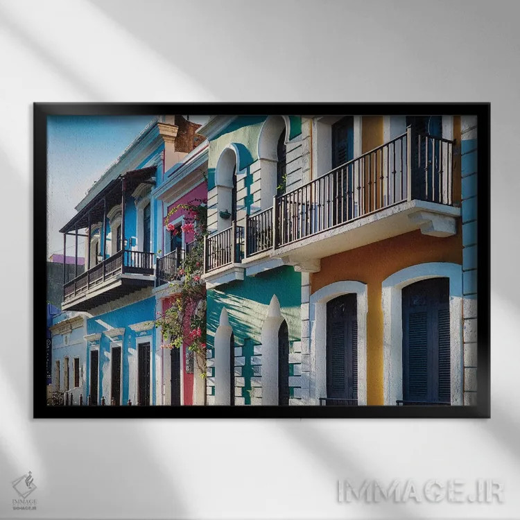 تابلو دکوراتیو خانه های سبکی استعماری اسپانیایی و موریش در سن خوآن قدیم، پور… اثر جورج اوزه - نمای قابدار مشکی