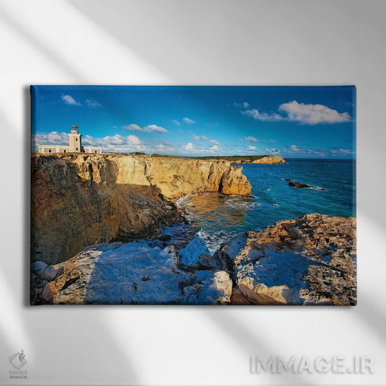 تابلو دکوراتیو نمای فانوس دریایی لس موریوس، کابو روخو، پورتوریکو اثر جورج اوزه - نمای روبهرو روی دیوار
