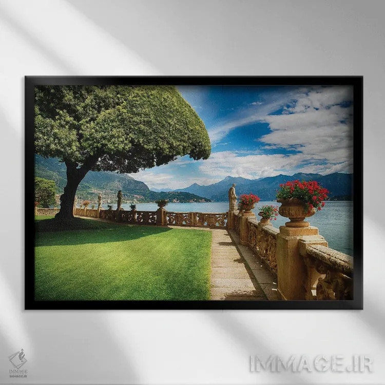 تابلو دکوراتیو تراس ویلا در کنار دریاچه کومو، لومباردی، ایتالیا اثر جورج اوزه - نمای قابدار مشکی