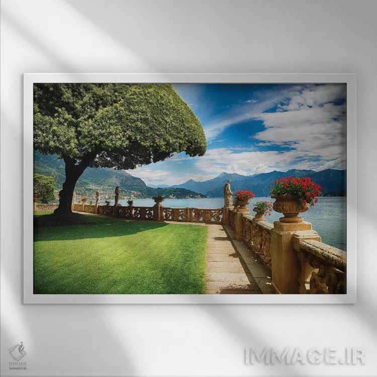 تابلو دکوراتیو تراس ویلا در کنار دریاچه کومو، لومباردی، ایتالیا اثر جورج اوزه - نمای قابدار سفید