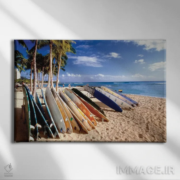 تابلو دکوراتیو تخته موج های ساحل وایکیکی اثر جورج اوزه - نمای روبهرو روی دیوار
