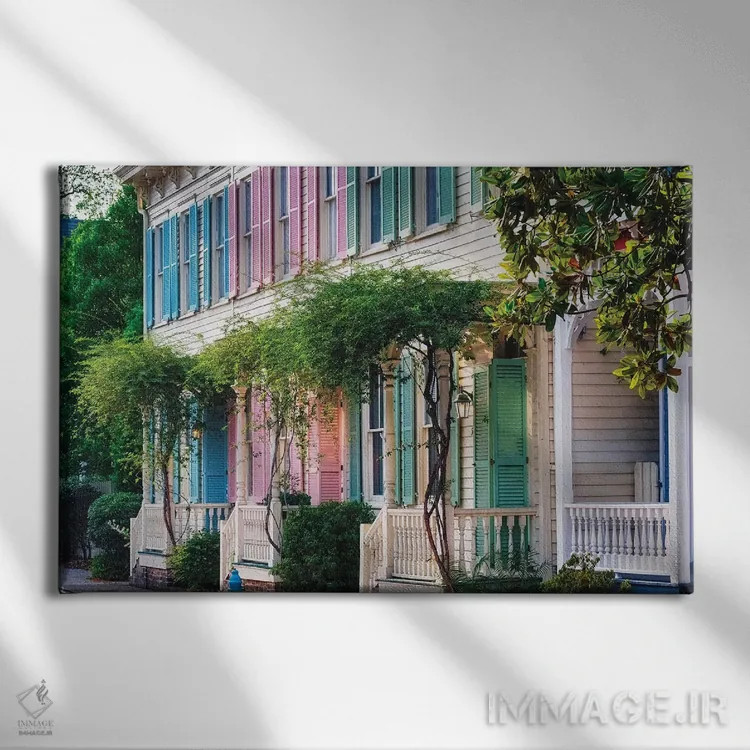 تابلو دکوراتیو خانه های تاریخی ردیفی رنگارنگ، ساوانا، جورجیا اثر جورج اوزه - نمای روبهرو روی دیوار