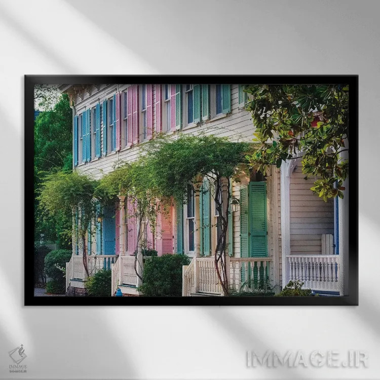 تابلو دکوراتیو خانه های تاریخی ردیفی رنگارنگ، ساوانا، جورجیا اثر جورج اوزه - نمای قابدار مشکی