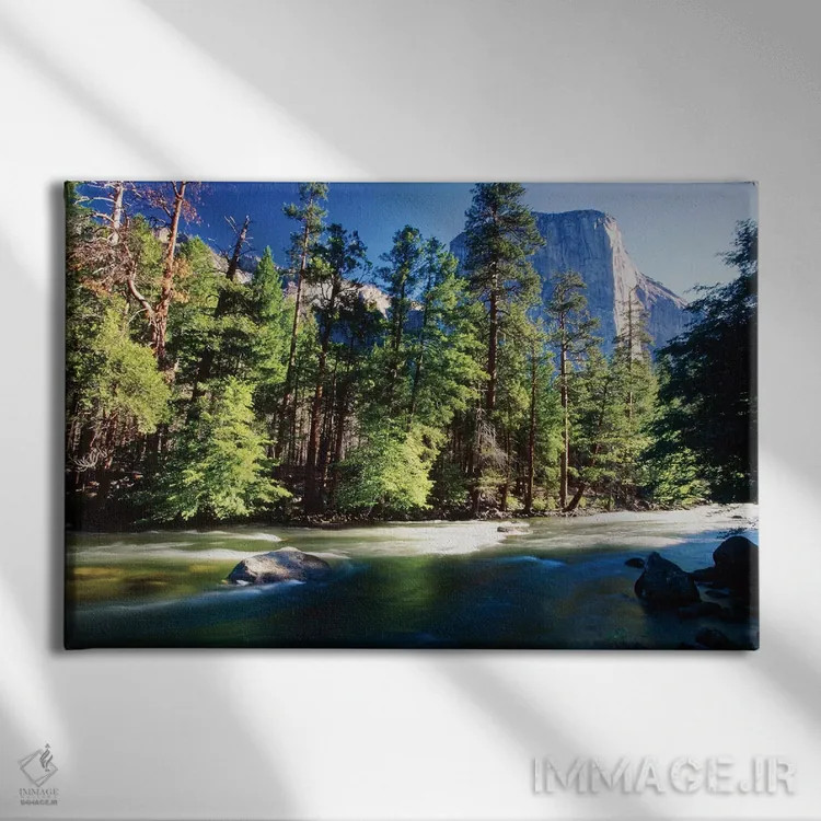 تابلو دکوراتیو رود مرسد با صخره El Capitan، پارک ملی یوسیمیتی، کالیفرنیا اثر جورج اوزه - نمای روبهرو روی دیوار