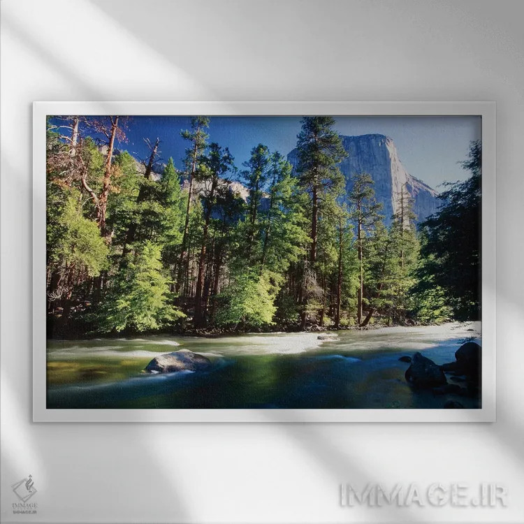 تابلو دکوراتیو رود مرسد با صخره El Capitan، پارک ملی یوسیمیتی، کالیفرنیا اثر جورج اوزه - نمای قابدار سفید