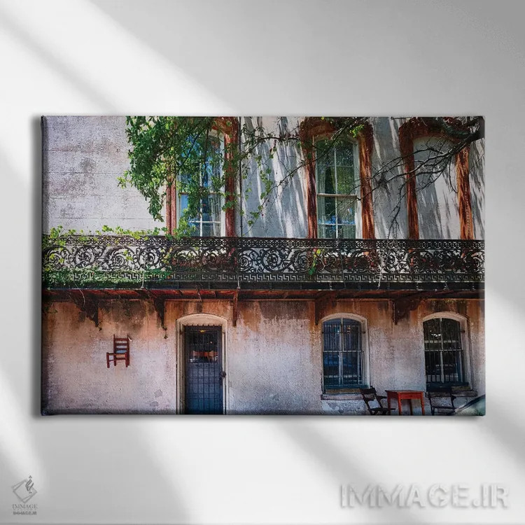 تابلو دکوراتیو خانه قدیمی با بالکن آهنی، ساوانا، جورجیا اثر جورج اوزه - نمای روبهرو روی دیوار