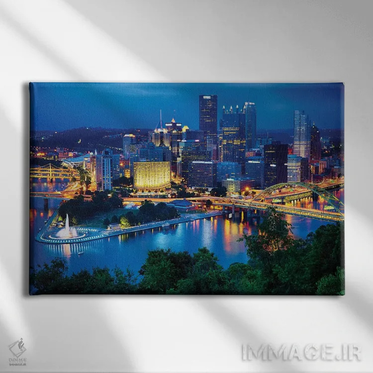 تابلو دکوراتیو نمای شبانه مرکز شهر پیتسبورگ اثر جورج اوزه - نمای روبهرو روی دیوار