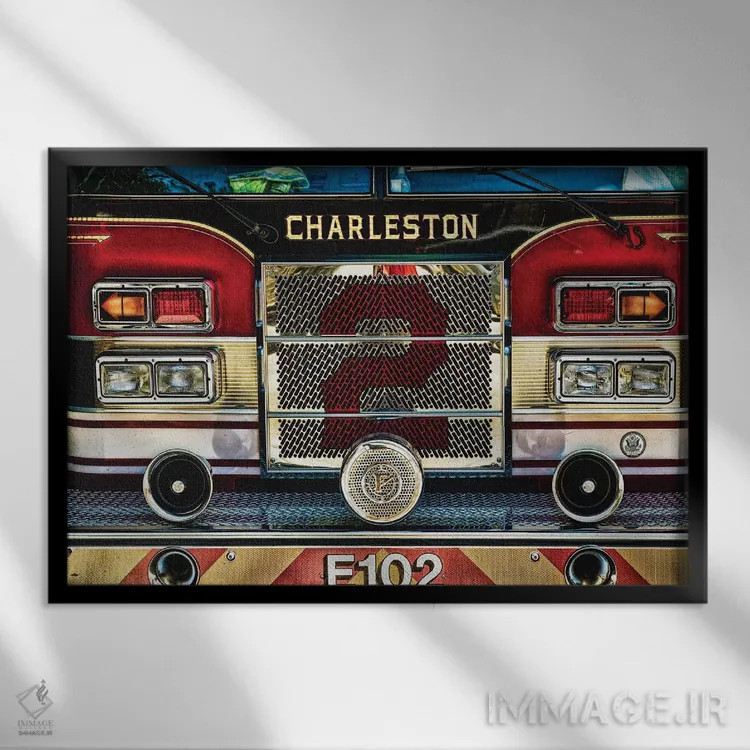 تابلو دکوراتیو نمای نزدیک جلوی ماشین آتش نشانی چارلستون اثر جورج اوزه - نمای قابدار مشکی