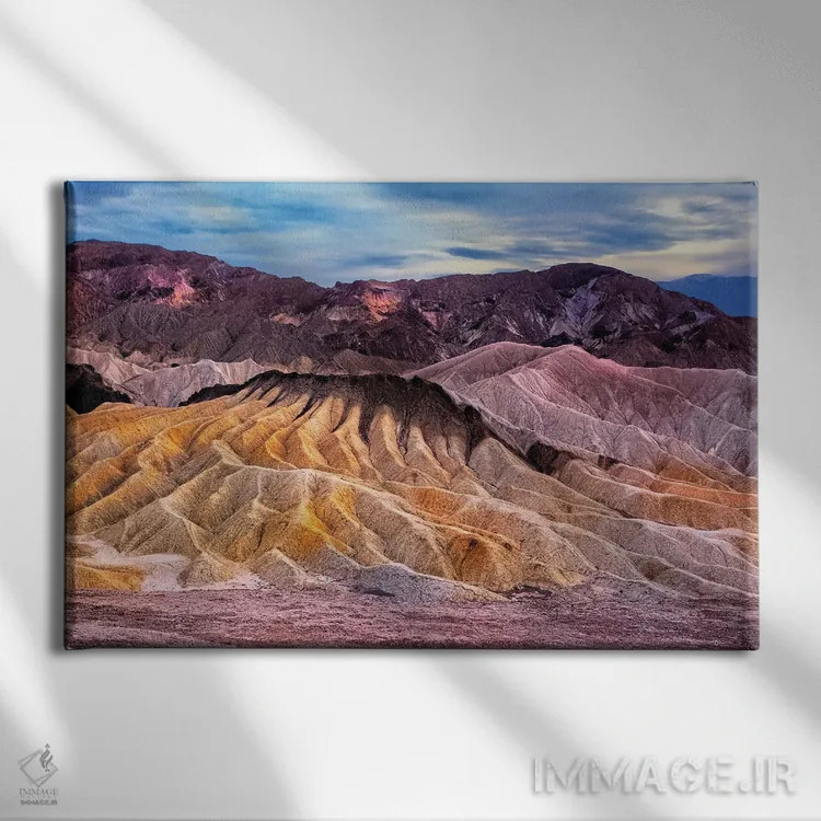 تابلو دکوراتیو کوه های فرسایش یافته در زابریسکی پوینت، دره مرگ، کالیفرنیا اثر جورج اوزه - نمای روبهرو روی دیوار