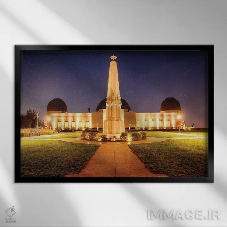 تابلو دکوراتیو رصدخانه گریفیت در شب، لس آنجلس، کالیفرنیا اثر جورج اوزه - نمای قابدار مشکی