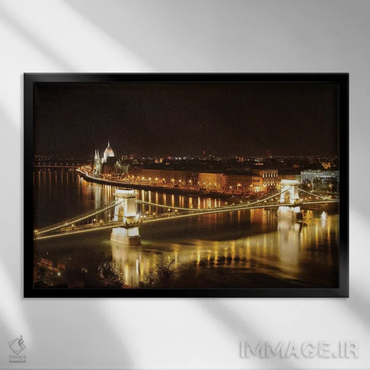 تابلو دکوراتیو شب های بوداپست با پل زنجیره ای و ساختمان پارلمان اثر جورج اوزه - نمای قابدار مشکی