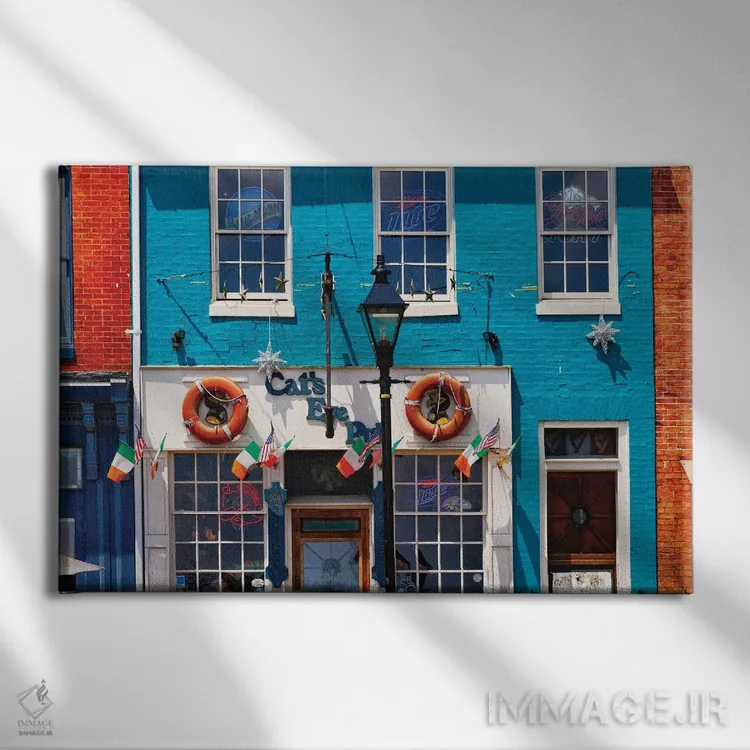 تابلو دکوراتیو نمای رنگارنگ میخانه در فلز پوینت، بالتیمور، مریلند اثر جورج اوزه - نمای روبهرو روی دیوار