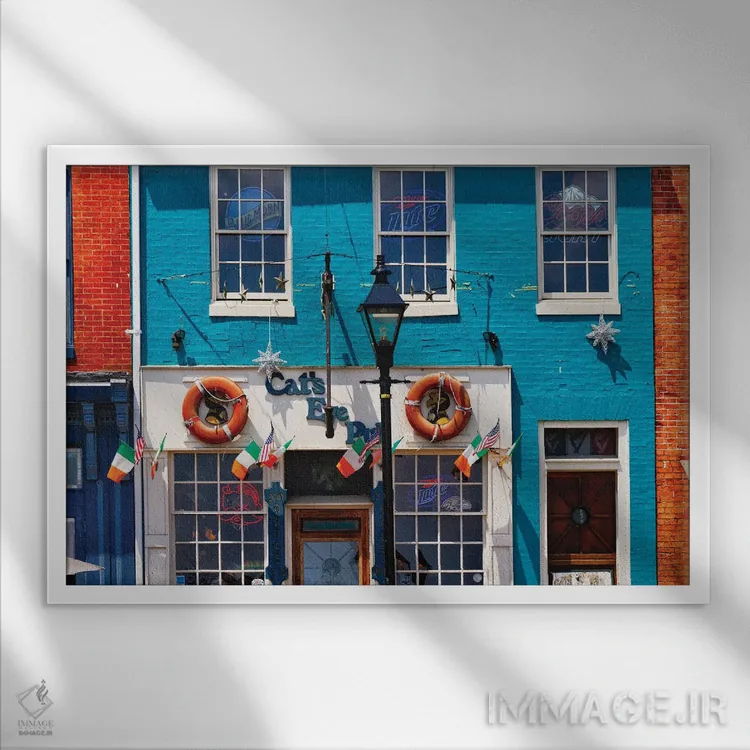 تابلو دکوراتیو نمای رنگارنگ میخانه در فلز پوینت، بالتیمور، مریلند اثر جورج اوزه - نمای قابدار سفید