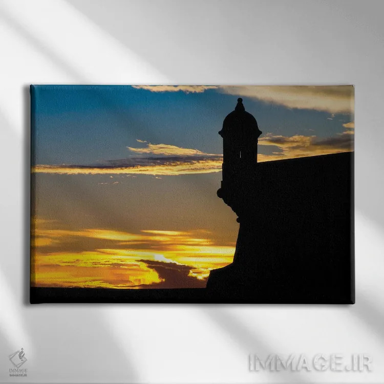 تابلو دکوراتیو سایه روشن دیوارهای قلعه ال مورو هنگام غروب، سن خوان قدیمی، پو… اثر جورج اوزه - نمای روبهرو روی دیوار