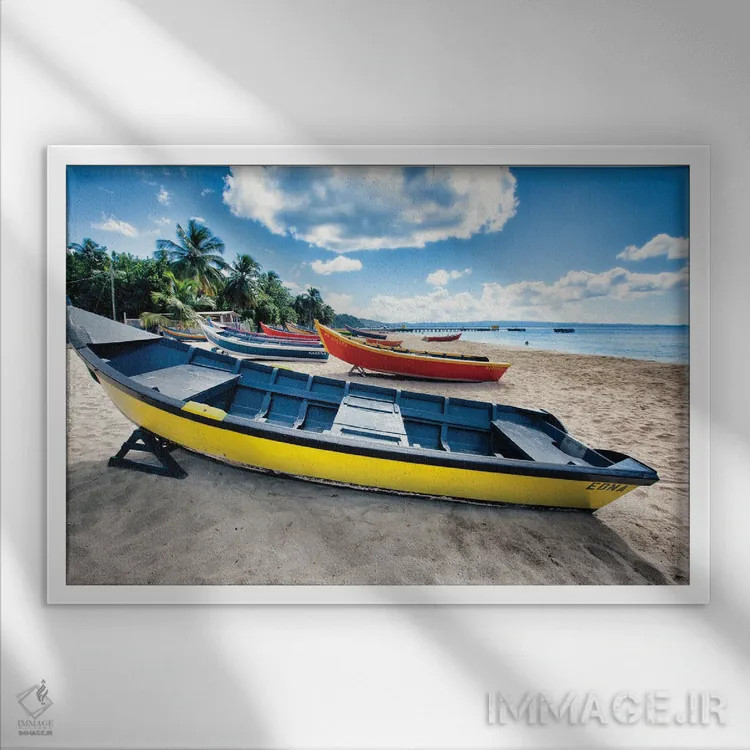 تابلو دکوراتیو ردیفی از قایق های سنتی کوچک ماهیگیری در ساحل، آگوادیا، پورتور… اثر جورج اوزه - نمای قابدار سفید