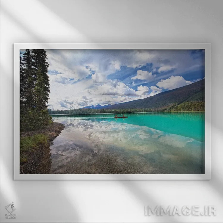 تابلو دکوراتیو انعکاس ابرها در دریاچه ای آرام، دریاچه امرالد، پارک ملی یاهو… اثر جورج اوزه - نمای قابدار سفید