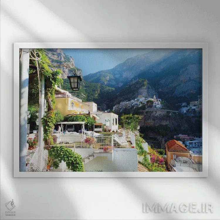 تابلو دکوراتیو نمای صبحگاهی شهر تپه ای، پوزیتانو، سواحل آمالفی، کامپانیا، ای… اثر جورج اوزه - نمای قابدار سفید