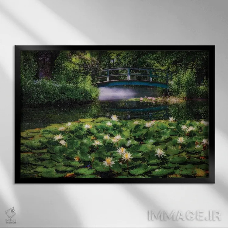 تابلو دکوراتیو برکه نیلوفر با پلک عبوری اثر جورج اوزه - نمای قابدار مشکی