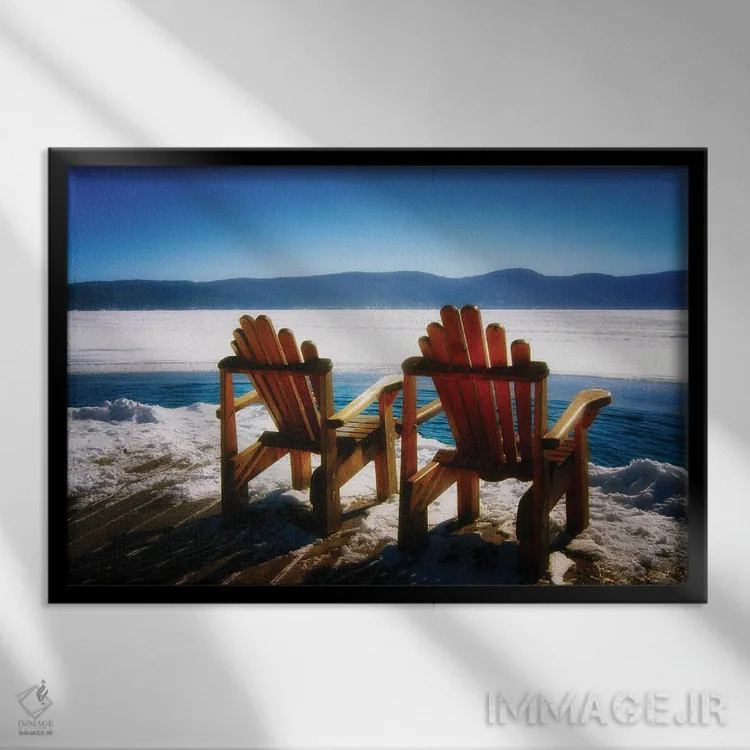 تابلو دکوراتیو دو صندلی آدیرونداک در زمستان کنار دریاچه جورج، نیویورک اثر جورج اوزه - نمای قابدار مشکی