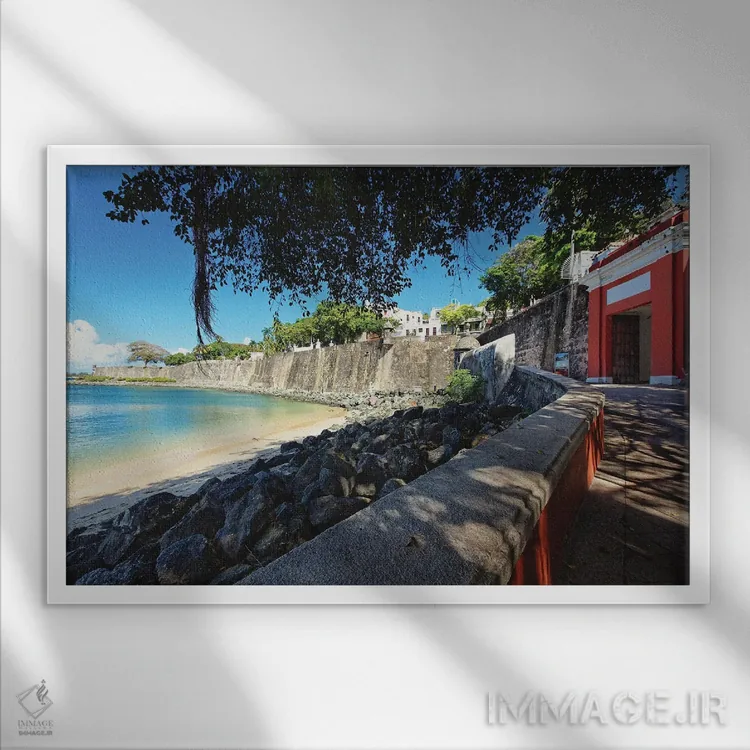 تابلو دکوراتیو نمای دروازه شهری سن خوان قدیمی، پورتوریکو اثر جورج اوزه - نمای قابدار سفید