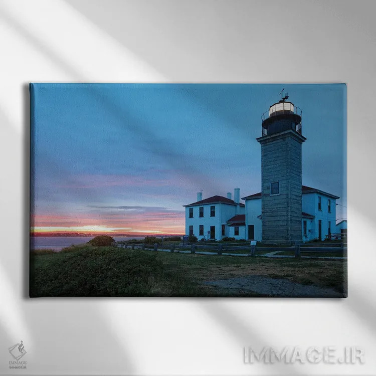 تابلو دکوراتیو فانوس دریایی بیورتیل در غروب، جیمزتاون، رود آیلند اثر جورج اوزه - نمای روبهرو روی دیوار