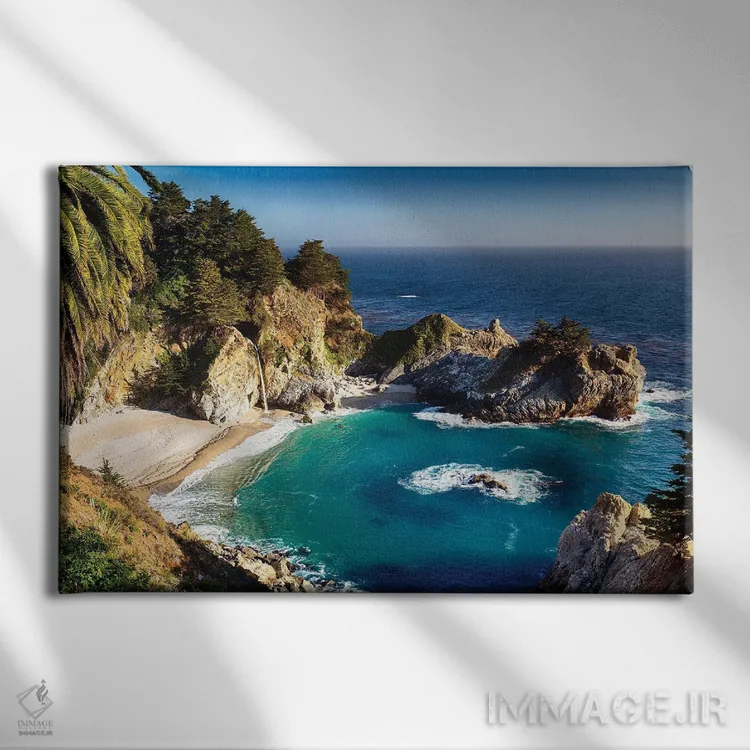 تابلو دکوراتیو خلیجچه کوچک با آبشار، مک وی کریک، بیگ سور، کالیفرنیا اثر جورج اوزه - نمای روبهرو روی دیوار