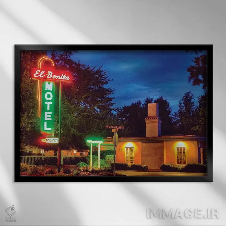 تابلو دکوراتیو چراغ های نئونی متل کنار جاده، ال بونیتا، سنت هلنا، دره ناپا… اثر جورج اوزه - نمای قابدار مشکی