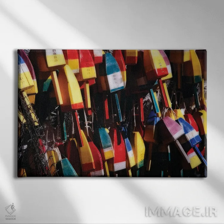 تابلو دکوراتیو نمایش بویه های خرچنگ رنگی در مین اثر جورج اوزه - نمای روبهرو روی دیوار