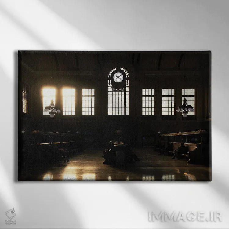 تابلو دکوراتیو انتظار برای قطار در ترمینال هوبوکن اثر جورج اوزه - نمای روبهرو روی دیوار