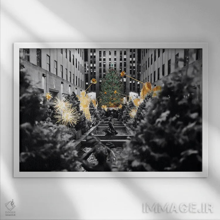 تابلو دکوراتیو درخت کریسمس با مجسمه فرشته شیپورزن در مرکز راکفلر، نیویورک اثر جورج اوزه - نمای قابدار سفید