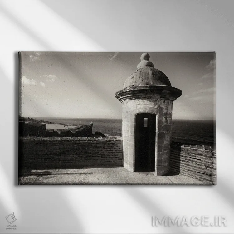 تابلو دکوراتیو برج نگهبانی مشرف به دریا، قلعه سن کریستوبال، سن خوان، پورتوری… اثر جورج اوزه - نمای روبهرو روی دیوار