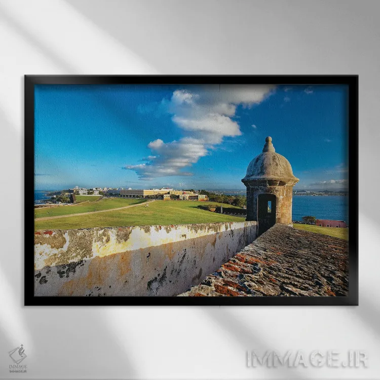 تابلو دکوراتیو نمای زاویه بلند از سن خوان قدیمی از قلعه ال مورو، پورتوریکو اثر جورج اوزه - نمای قابدار مشکی