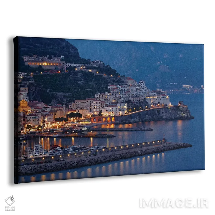 تابلو دکوراتیو نمای بالا از آمالفی در شب، کامپانیا، ایتالیا اثر جورج اوزه - نمای پرسپکتیو محصول