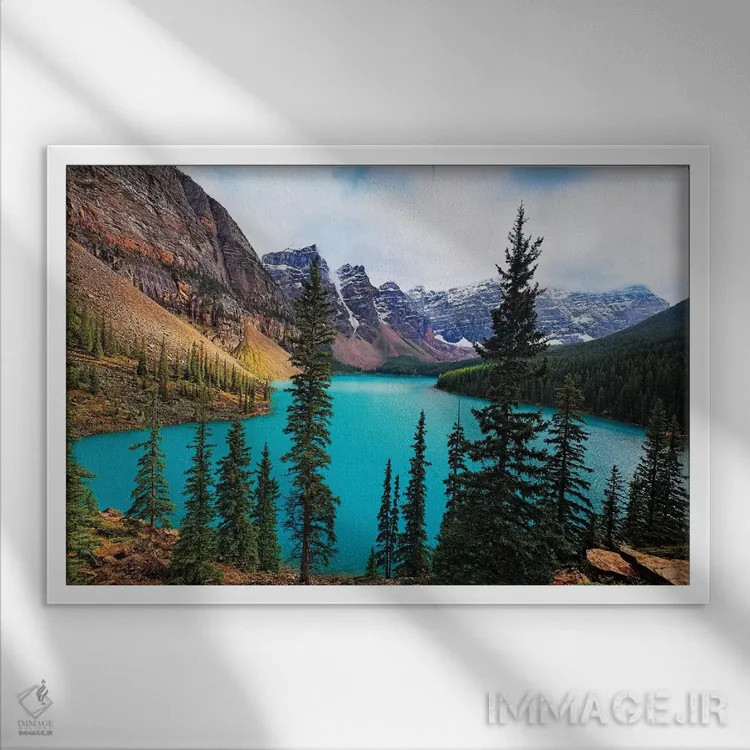 تابلو دکوراتیو نمای بالا از یک دریاچه آلپی اثر جورج اوزه - نمای قابدار سفید