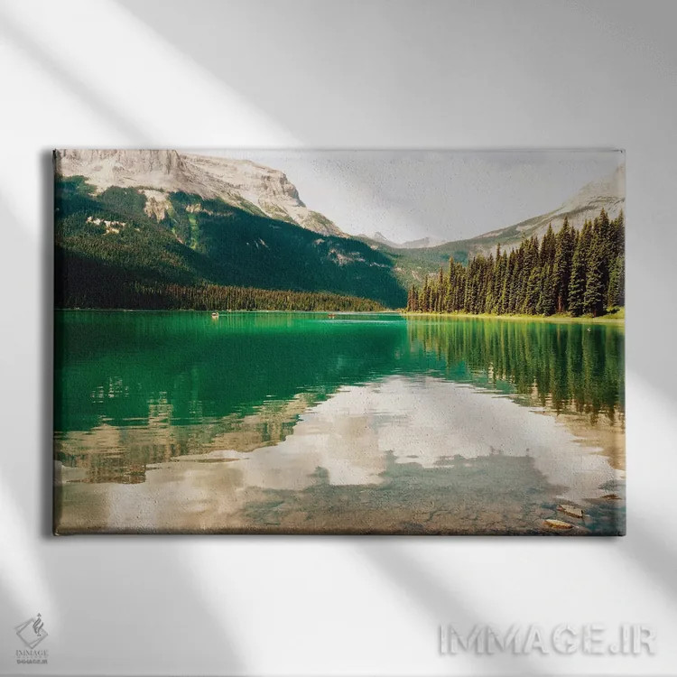 تابلو دکوراتیو نمای شفاف دریاچه اثر گیل پک - نمای روبهرو روی دیوار