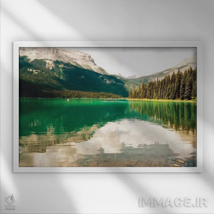 تابلو دکوراتیو نمای شفاف دریاچه اثر گیل پک - نمای قابدار سفید