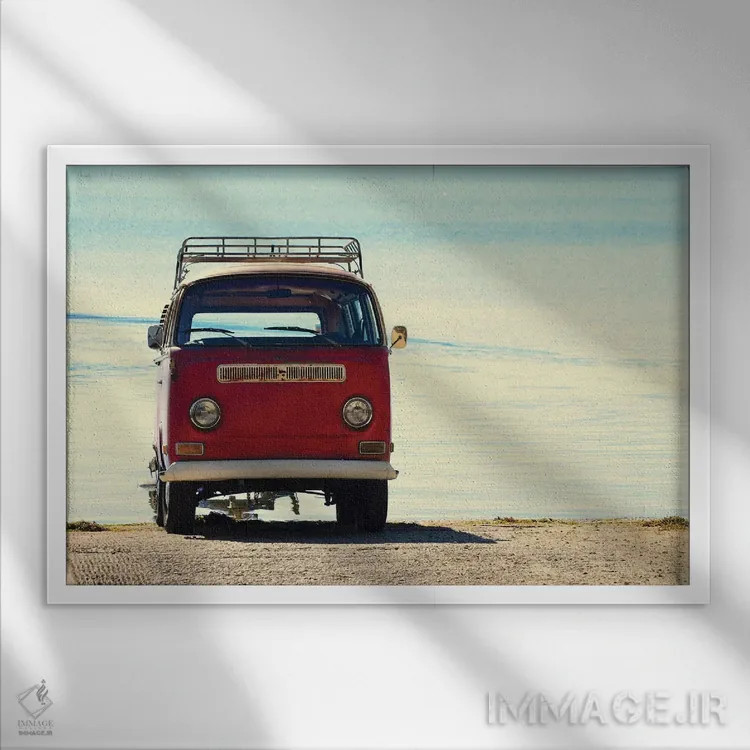 تابلو دکوراتیو سواری ساحلی اثر گیل پک - نمای قابدار سفید